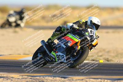 media/Nov-17-2024-CVMA (Sun) [[1fec520723]]/Race 18-Supersport Middleweight/